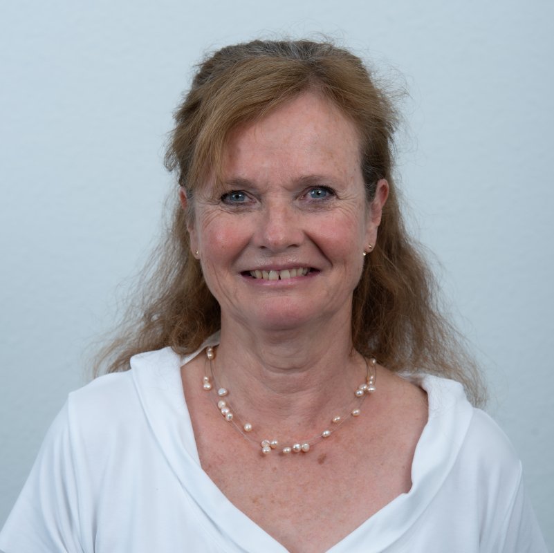 Anita_Hofer_ND4_107304_glatt_Struktur-25_quad_35x35.jpg