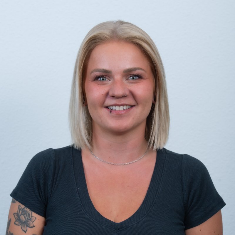Sasha_Sommer_RAW_ND4_107118_glatt_Struktur-25_quad_35x35.jpg